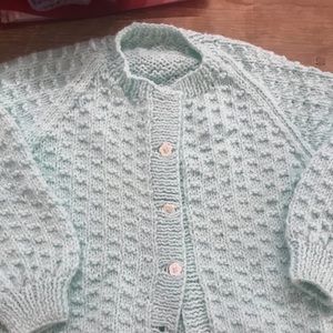 Kids hand knitted cardigan Sz 4-6